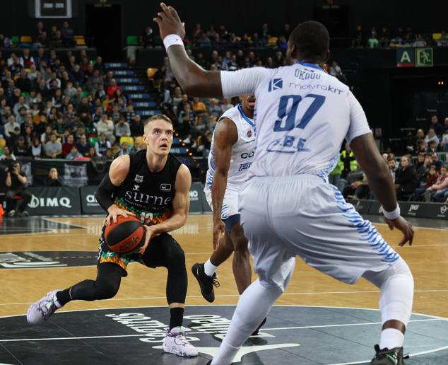 Fotos: Las mejores imágenes del Bilbao Basket frente al Fuenlabrada