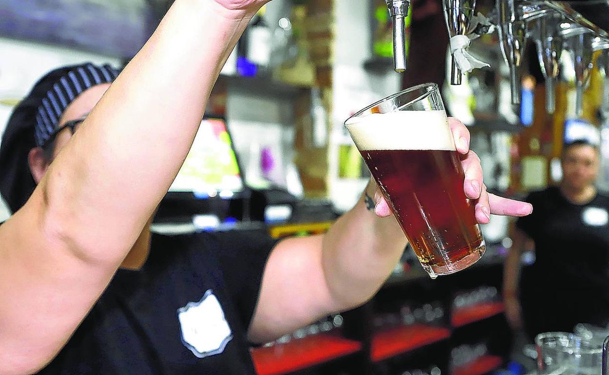 Todos los trabajadores por cuenta propia coinciden en que la medida gubernamental es un obstáculo para el emprendimiento y la creación de proyectos. 