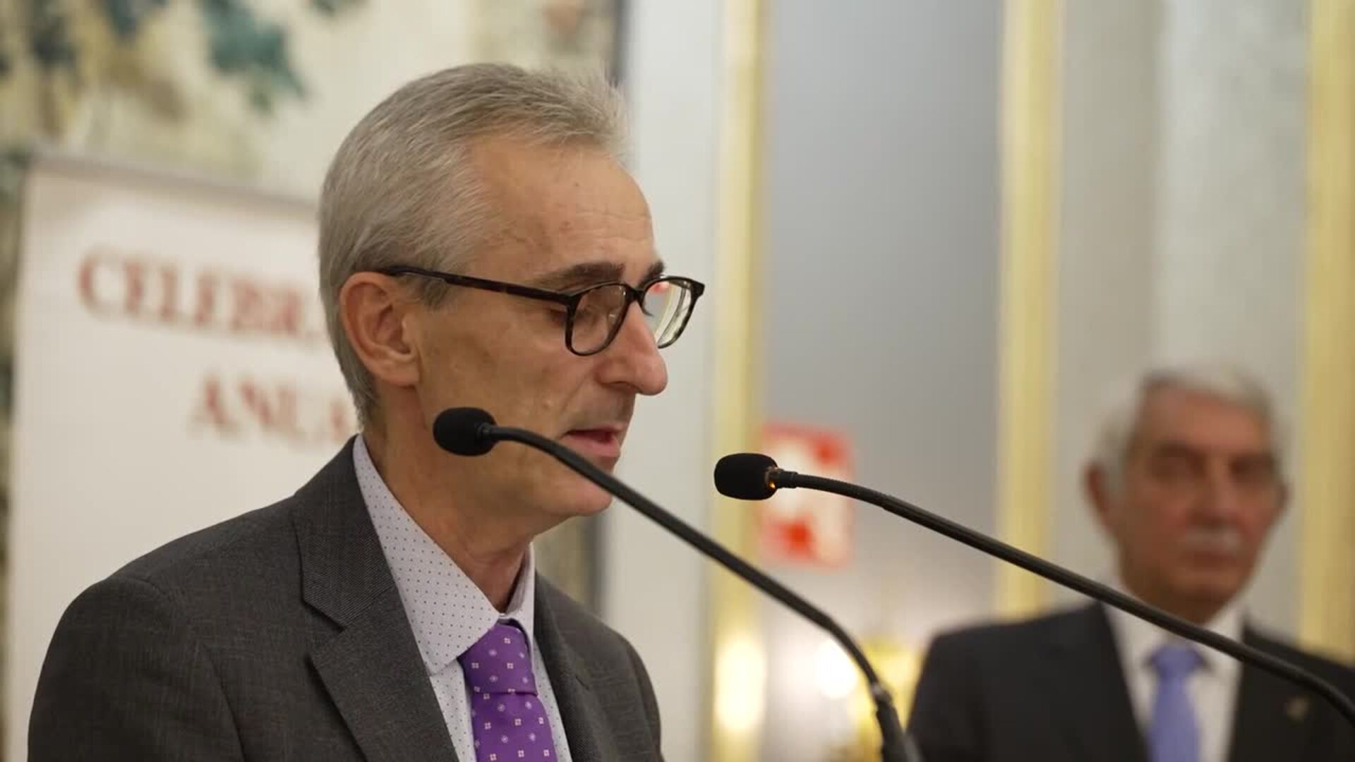 Antonio Moral Roncal recibe el III Premio Luis de Salazar y Castro El