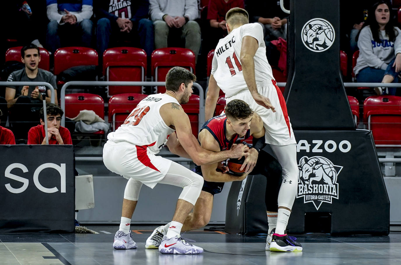 Fotos: Las mejores imágenes del Baskonia-Girona