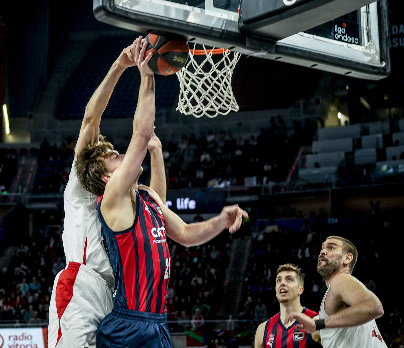 Fotos: Las mejores imágenes del Baskonia-Girona