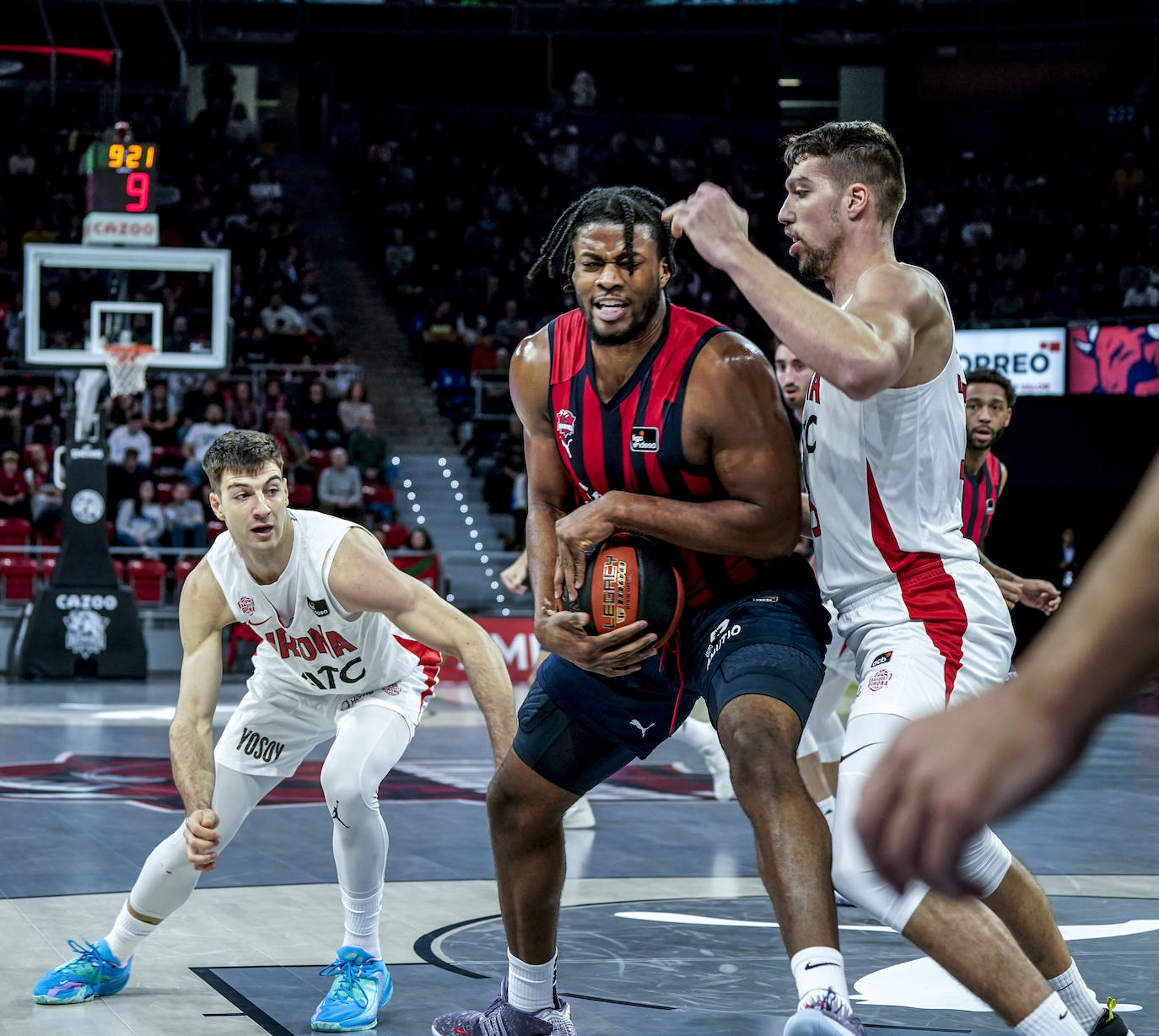 Fotos: Las mejores imágenes del Baskonia-Girona