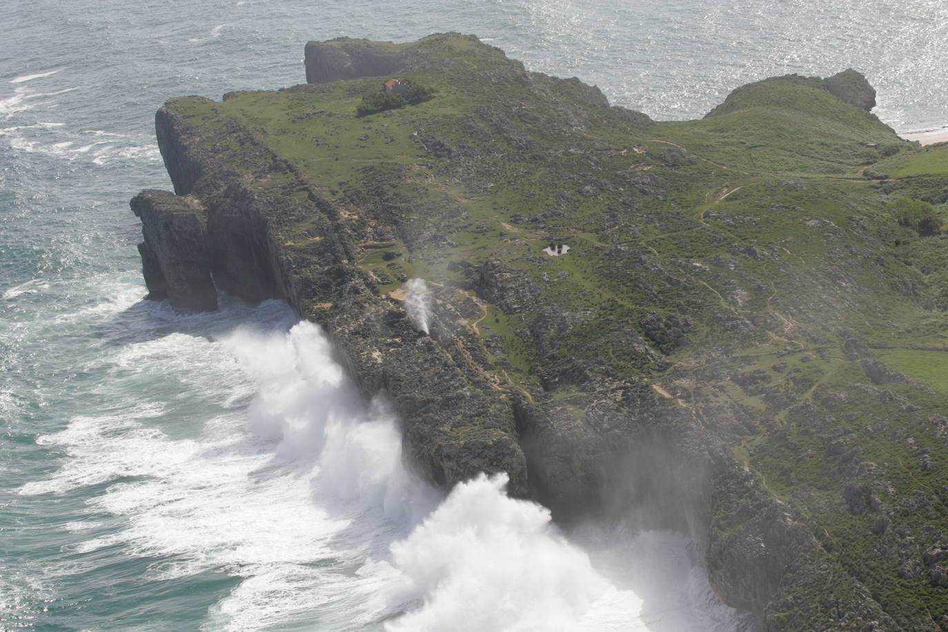 Fotos: Los bufones de Llanes, únicos en Europa