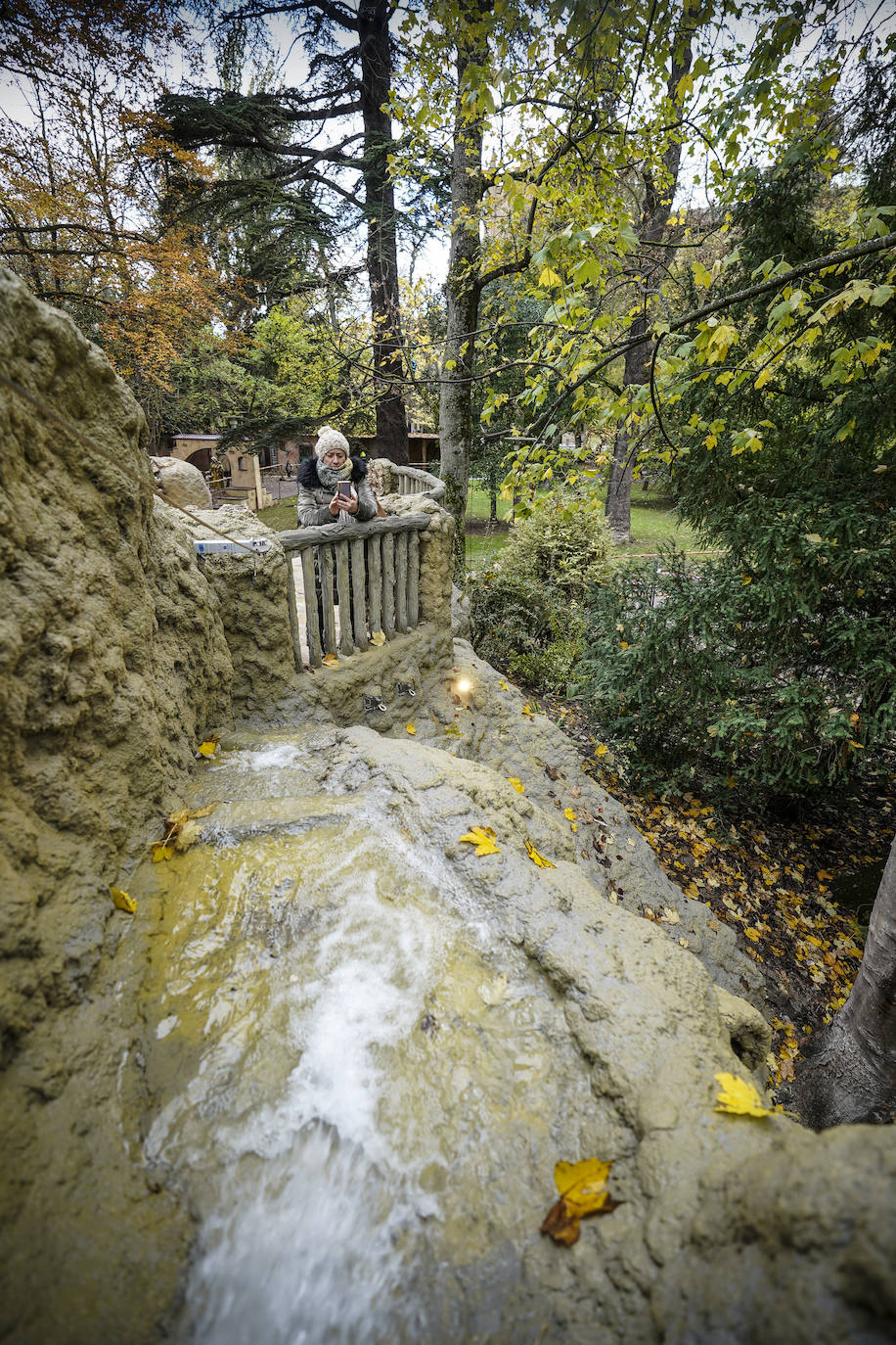 Fotos: Así ha quedado la renovada gruta del Belén de La Florida en Vitoria