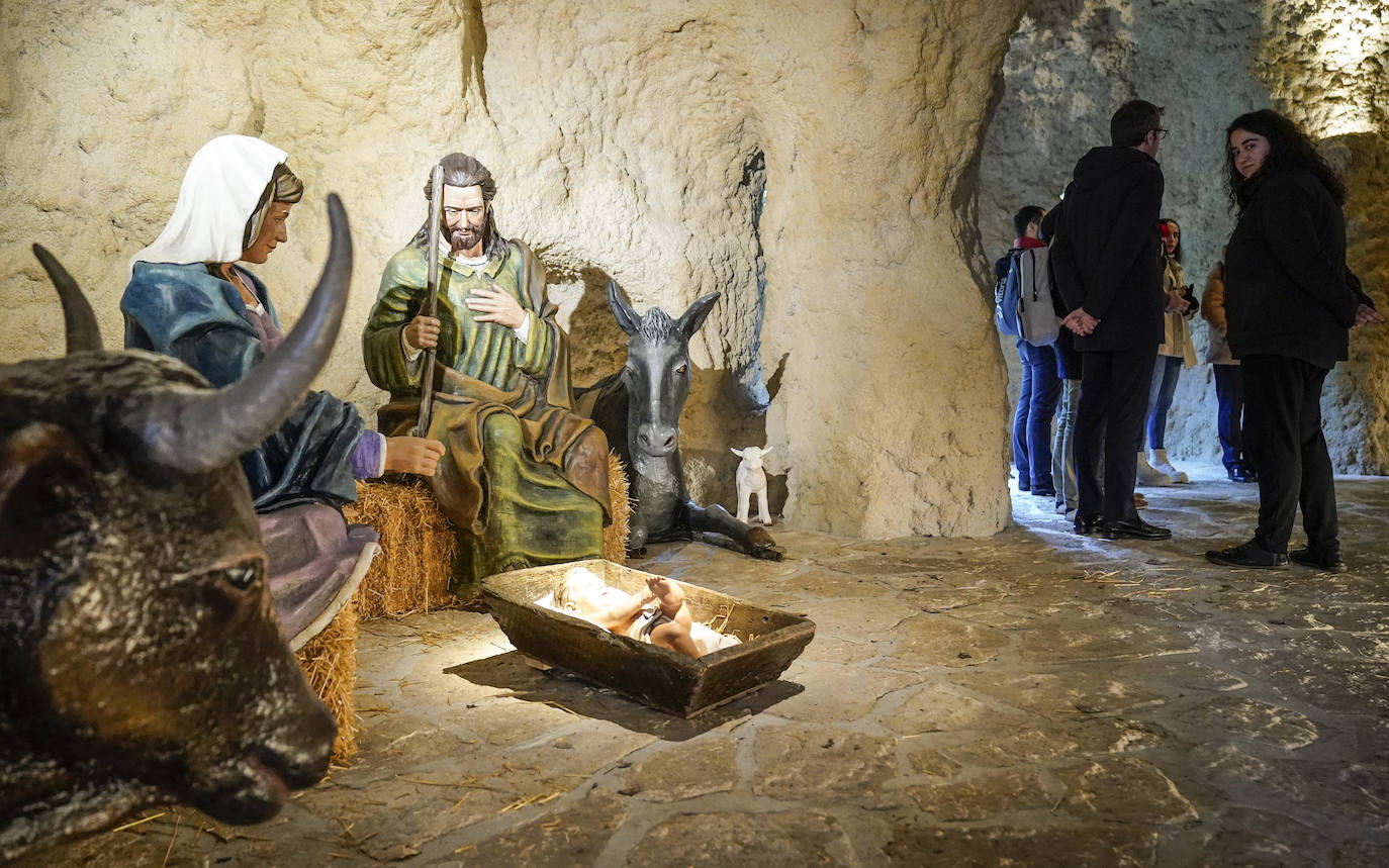 Fotos: Así ha quedado la renovada gruta del Belén de La Florida en Vitoria