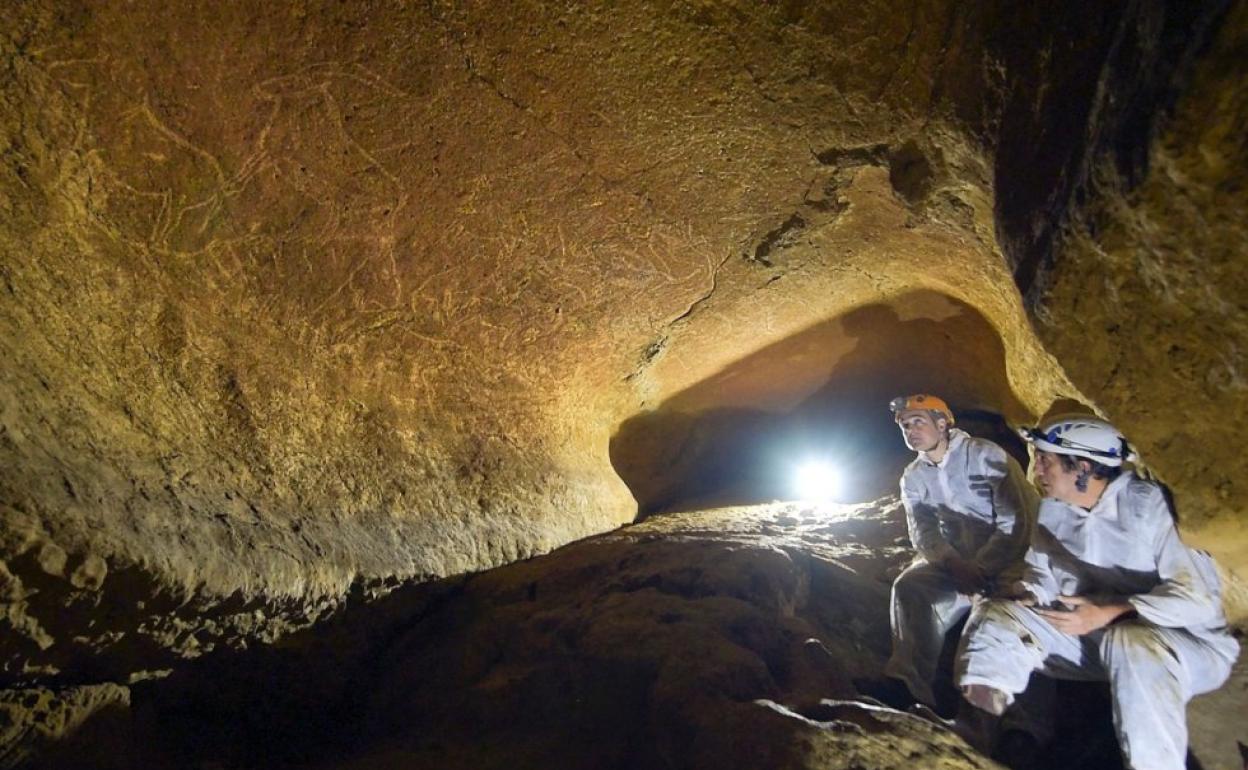 Lekeitio ejecutará las obras necesarias para proteger los grabados de la cueva de Armintxe. 