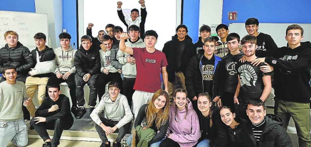 Los estudiantes de las dos clases del instituto Julio Caro Baroja que participan este año. 