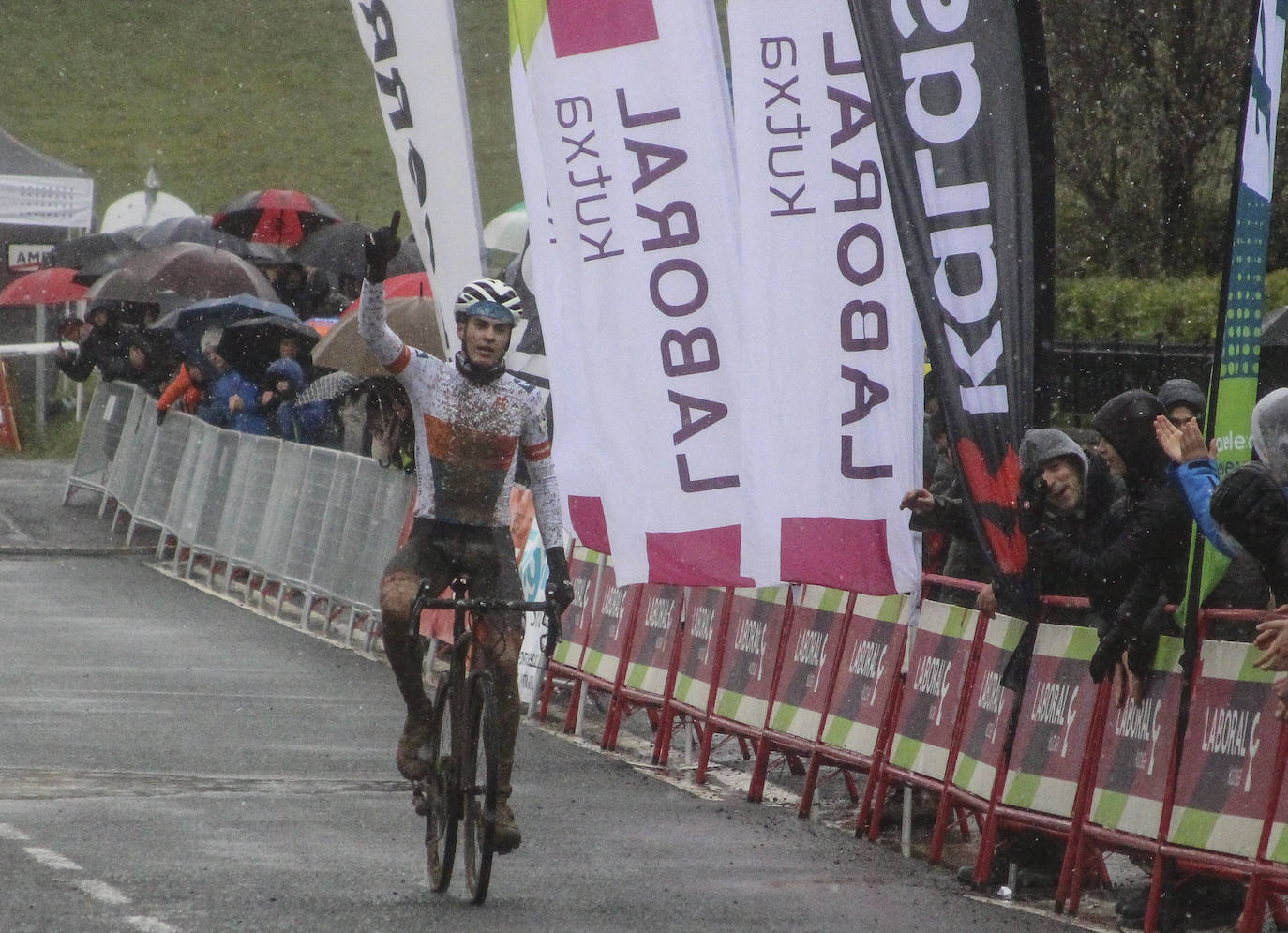 Fotos: Sánchez y Odriozola dominan en Amézaga
