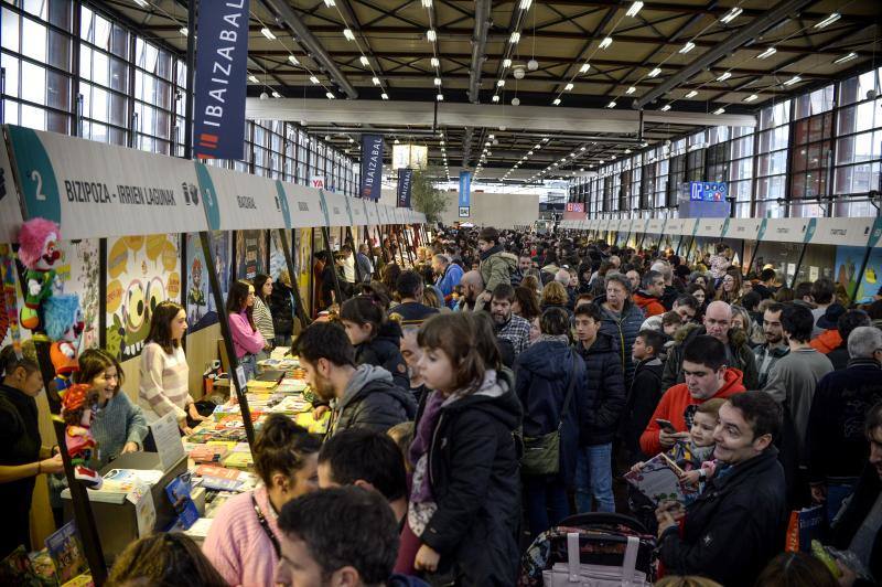 Fotos: Las imágenes de la Azoka de Durango