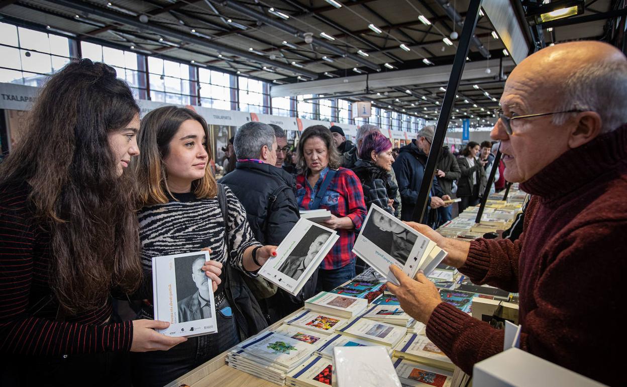 Presentan la lírica completa de Xabier Lete, «un poeta transversal»