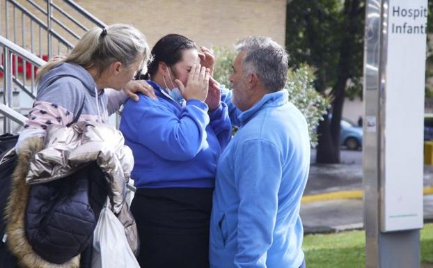 La madre del menor de Manzanilla (Huelva) en la UCI del Virgen del Rocío.