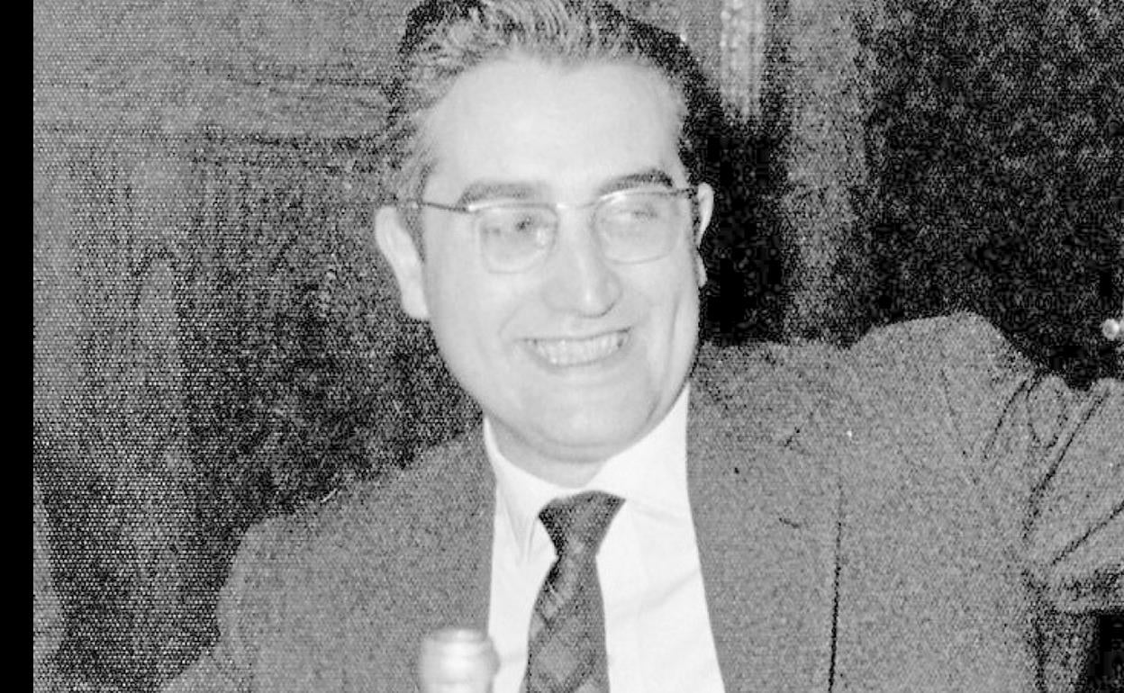 Retrato de Gabriel Aresti en su juventud. 