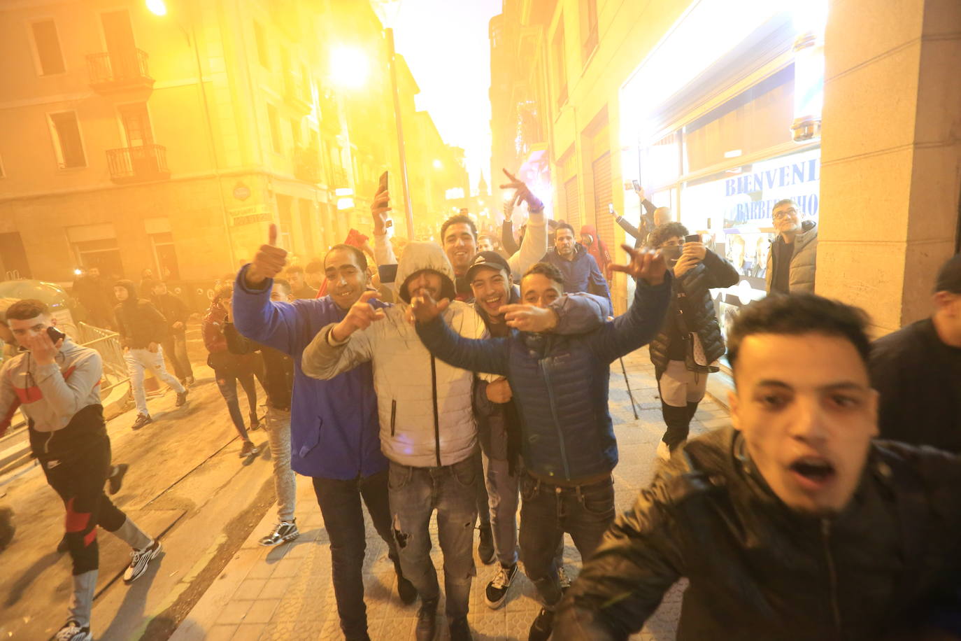 Fotos: La fiesta de la afición marroquí en Bilbao tras el pase a semifinales del Mundial de su selección