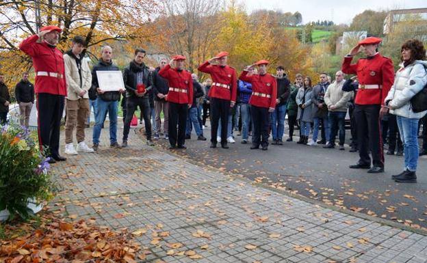 Homenaje en Beasain a los ertzainas asesinados Luis González e Iñaki Munduate. 