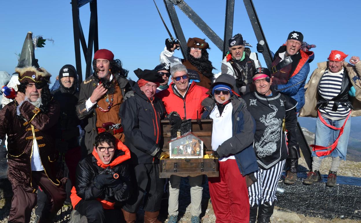 El año pasado el grupo se vistió de piratas