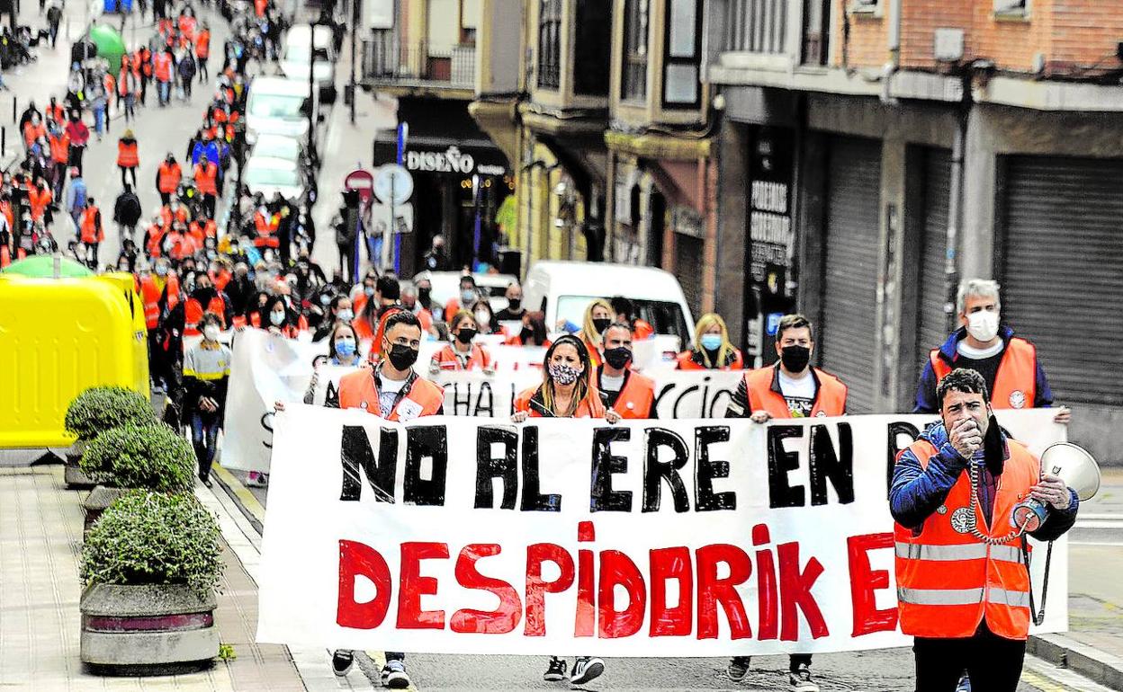 Manifestación de trabajadores de PCB cuyo ERE fue rechazado por el Tribunal Superior de Justicia del País Vasco. 