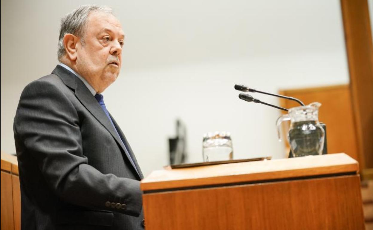 Azpiazu dice que habrá un acuerdo rápido para recibir en Euskadi el gravamen a energéticas y banca