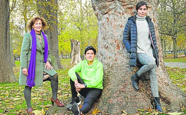 De izquierda a derecha, Fernández de Arróyabe, Zarza y García en El Prado, su campo de entrenamiento. 