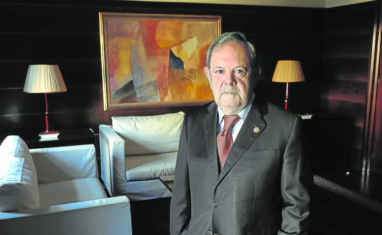 Azpiazu es el responsable de los números del Gobierno vasco desde 2016, cuando aceptó la oferta de Iñigo Urkullu tras permanecer 16 años como diputado del PNV en Madrid. 