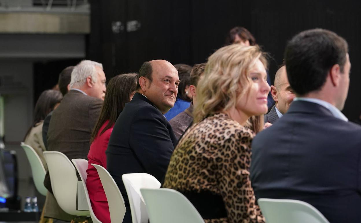 La militancia del PNV pide reforzar el papel de las mujeres en el partido