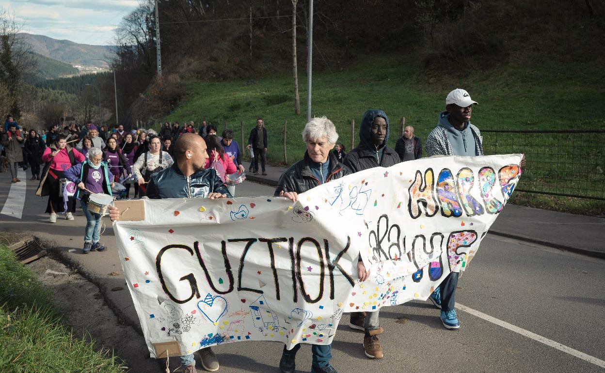 Integrantes de Atxondo Harrera Herria en la manifestación de este domingo 