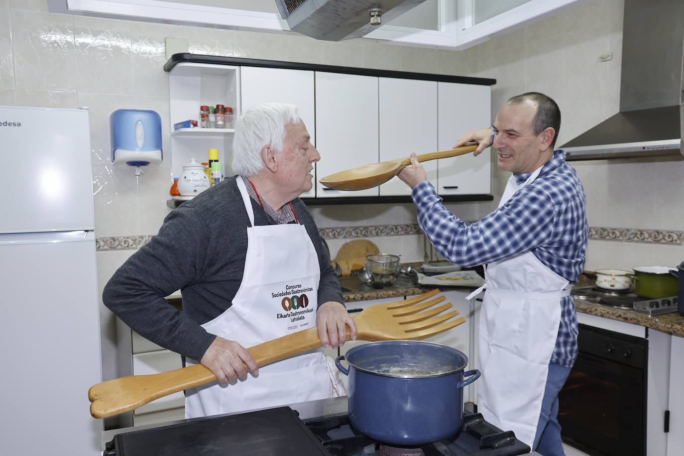 Fotos: Así fue la cena en la Sociedad Gastronómica Artesilla