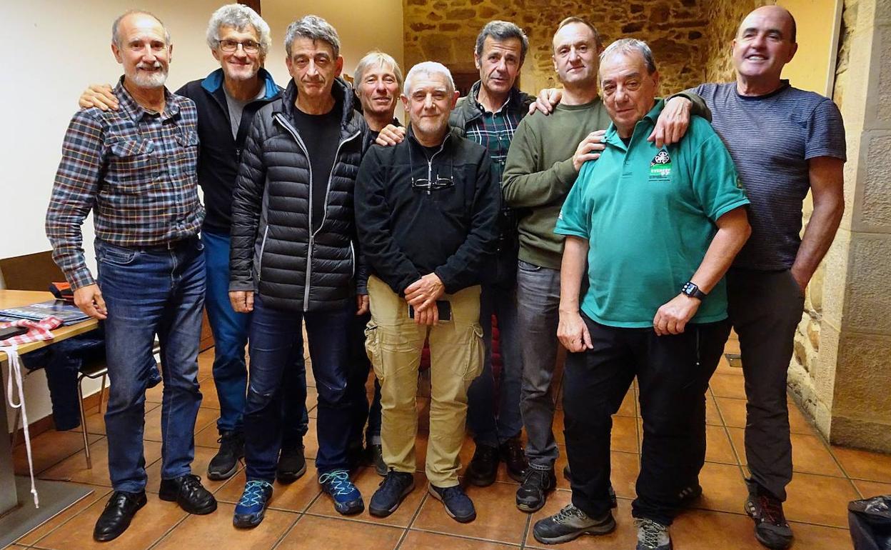 Espedizioko kideak 25 urte geroago bildu dira.