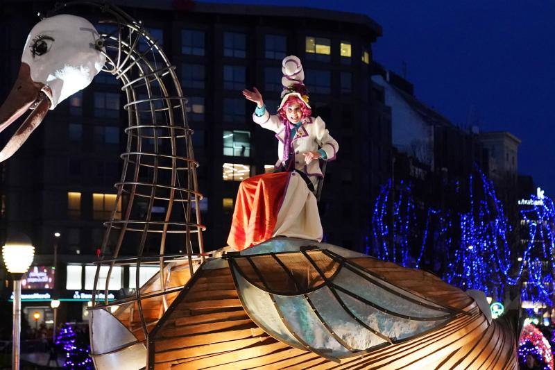 Fotos: Kalejira de Olentzero y Mari Domingi