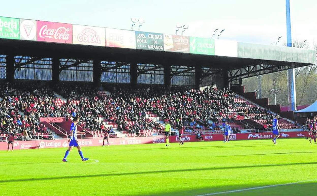 Aspecto de la grada de General en el último partido del año disputado en Anduva ante la Ponferradina.