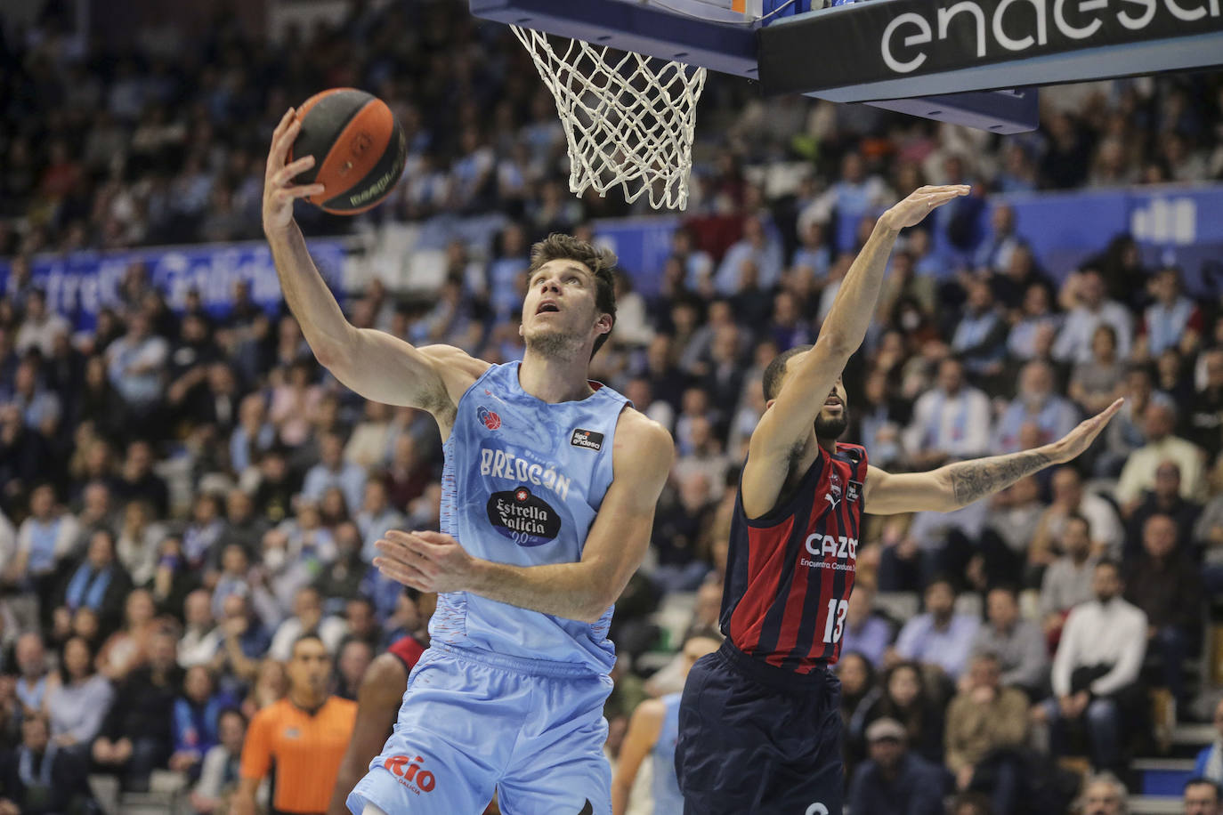 Fotos: Las mejores imágenes del Breogán - Baskonia