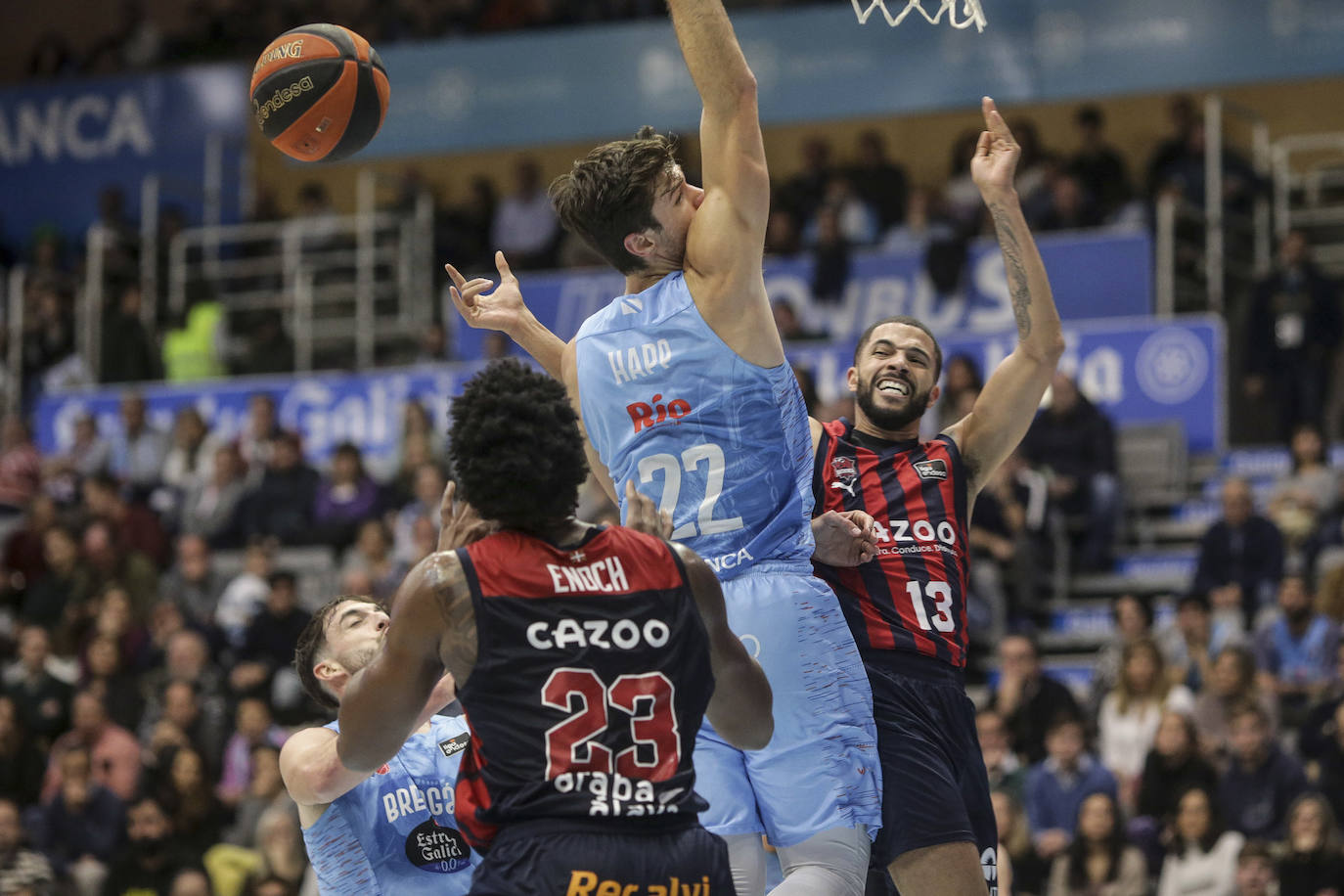 Fotos: Las mejores imágenes del Breogán - Baskonia