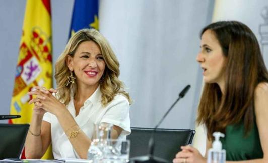 Yolanda Díaz e Ione Belarra, durante un Consejo de Ministros. 