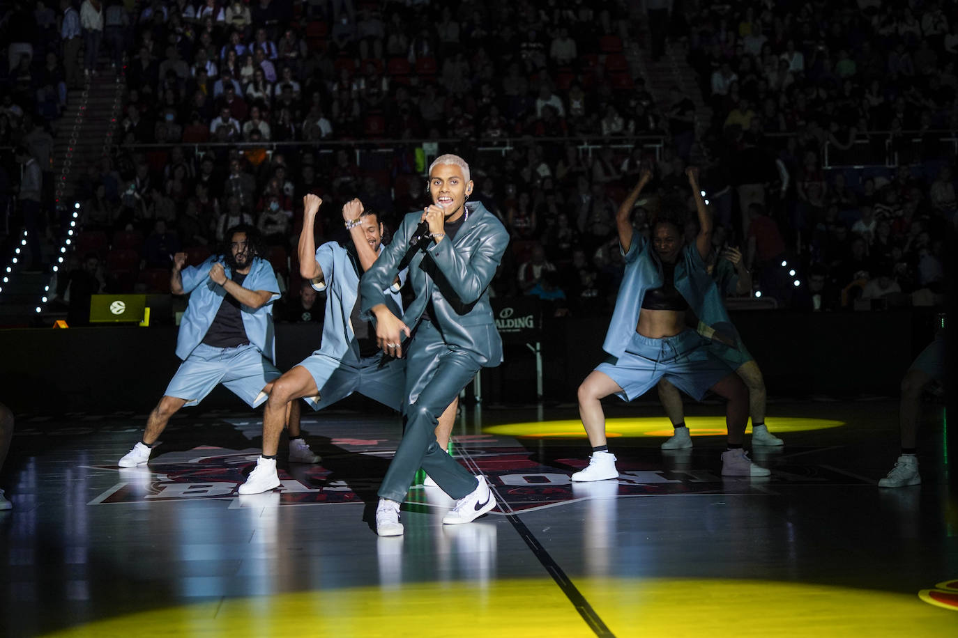 Fotos: Ambientazo en el Buesa Arena en el choque entre el Baskonia y el Real Madrid