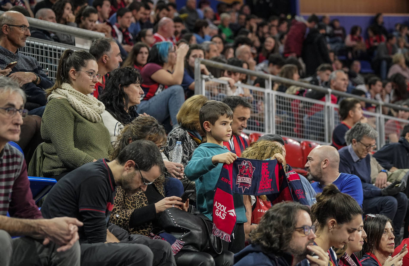 Fotos: Ambientazo en el Buesa Arena en el choque entre el Baskonia y el Real Madrid
