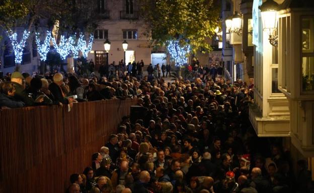 'La Cirila' vuelve a reunir a cientos de vitorianos frente a La Unión