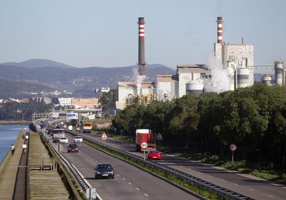 El Supremo da la razón a la papelera Ence y avala que siga en la ría de Pontevedra, zona protegida por la ley de Costas