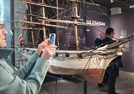 Un exvoto de 1854, que reproduce una fragata, de la ermita de San Nicolás en Olabeaga