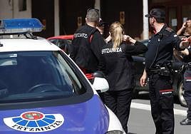 Amenaza con una pistola de fogueo en un bar de Lemoa