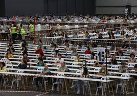 Aspirantes en el BEC de Barakaldo durante una OPE de Osakidetza