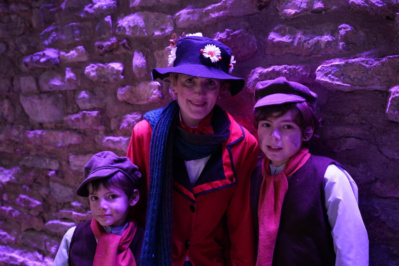 Alex Armiño, Lucia Crucelegi y Marco Armiño traerán a Vitoria el clásico infantil de 'Mary Poppins' junto al Ampa del Colegio Sagrado Corazón. 