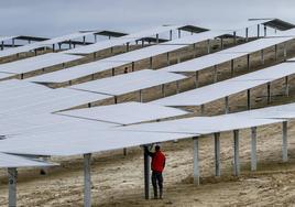 Instalación de paneles fotovoltaicos de Arasur