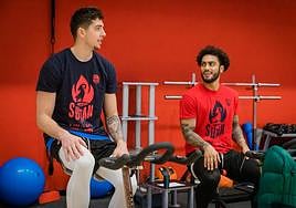 Hommes y Howard, en el Media Day