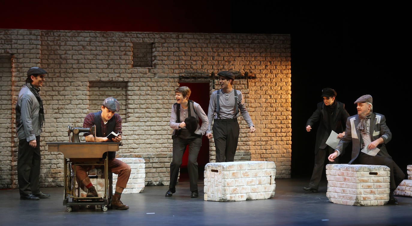 Otro momento del pase gráfico.