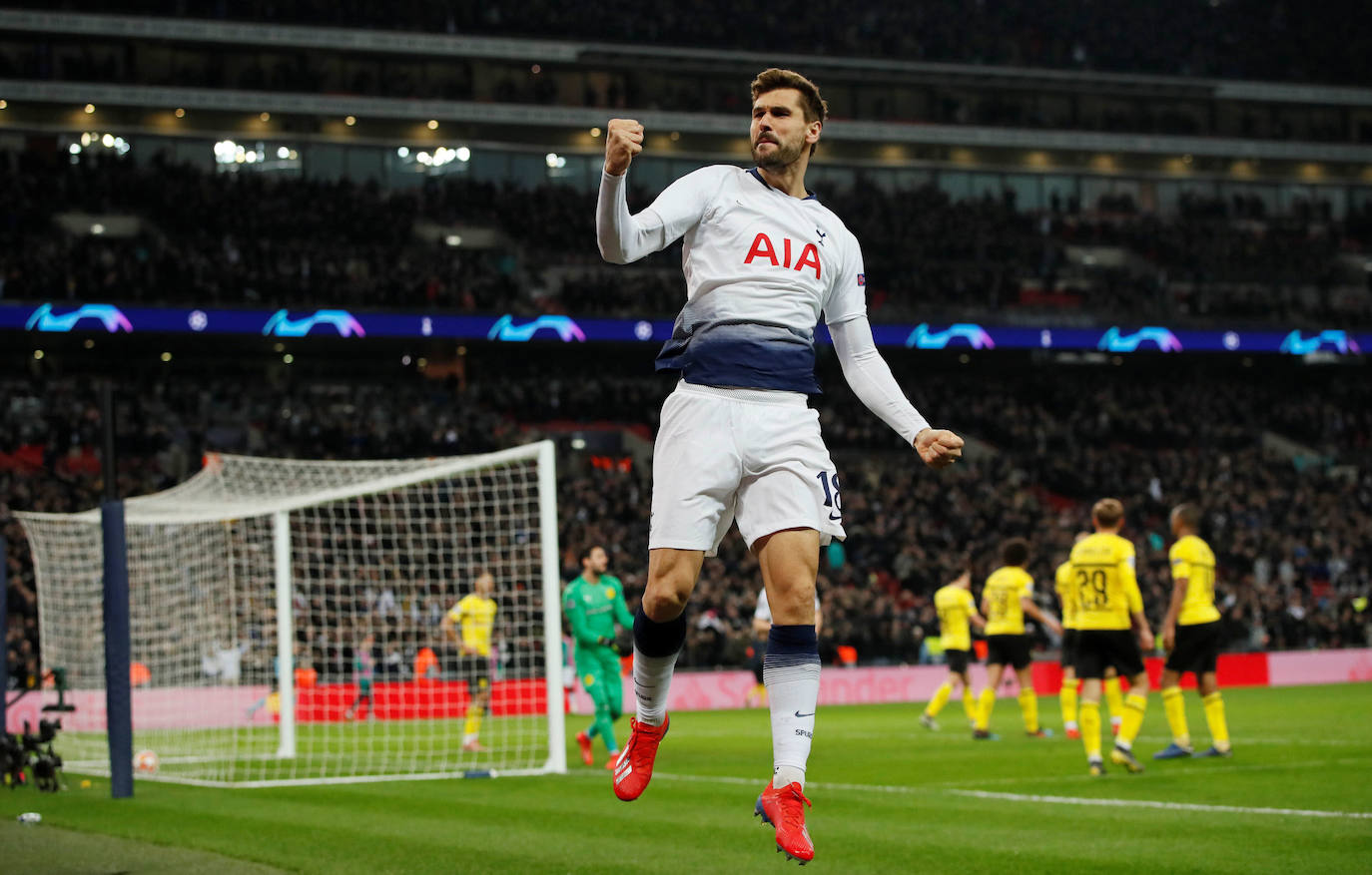 En 2019, celebrando un gol con la elástica del Tottenham.