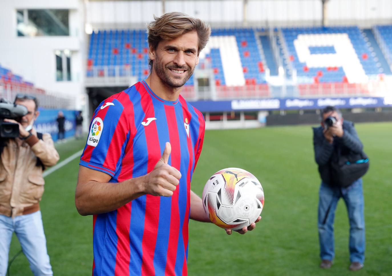 Durante la presentación con el Eibar en octubre de 2021. 