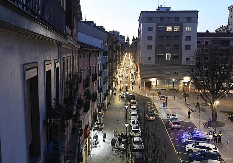 Ampliación de aceras, retirada de zonas de aparcamiento en superficie o instalación de bolardos hacen de San Francisco una calle más amable.