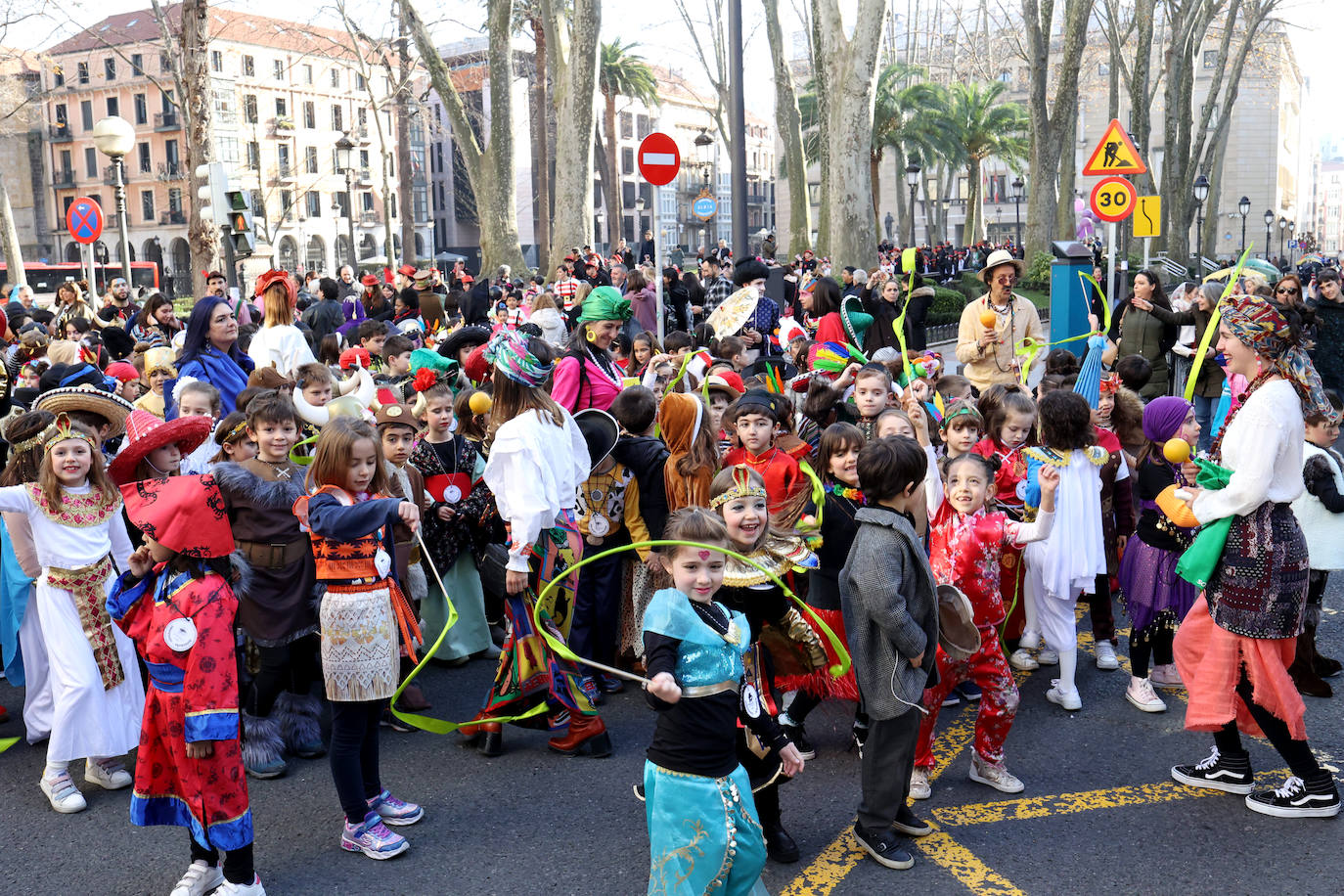 Los niños de Bilbao desfilan por Carnaval