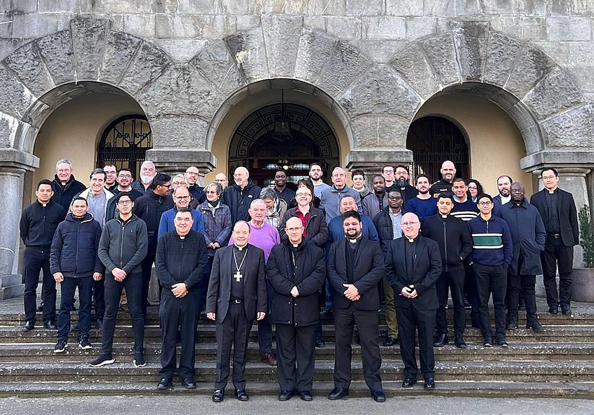 Una delegación del Vaticano analiza la formación del Seminario vitoriano