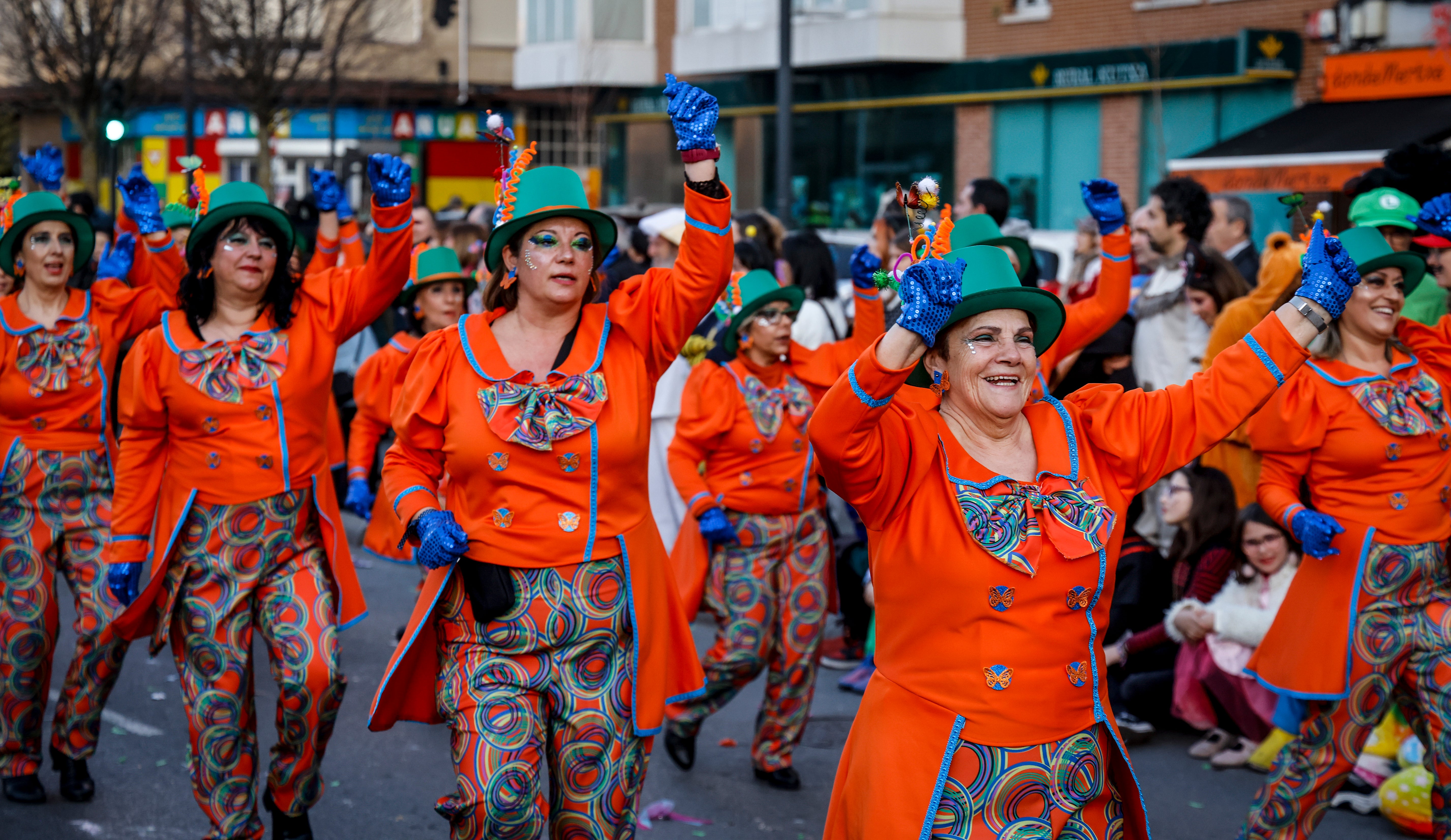 Vitoria se tiñe de Carnaval