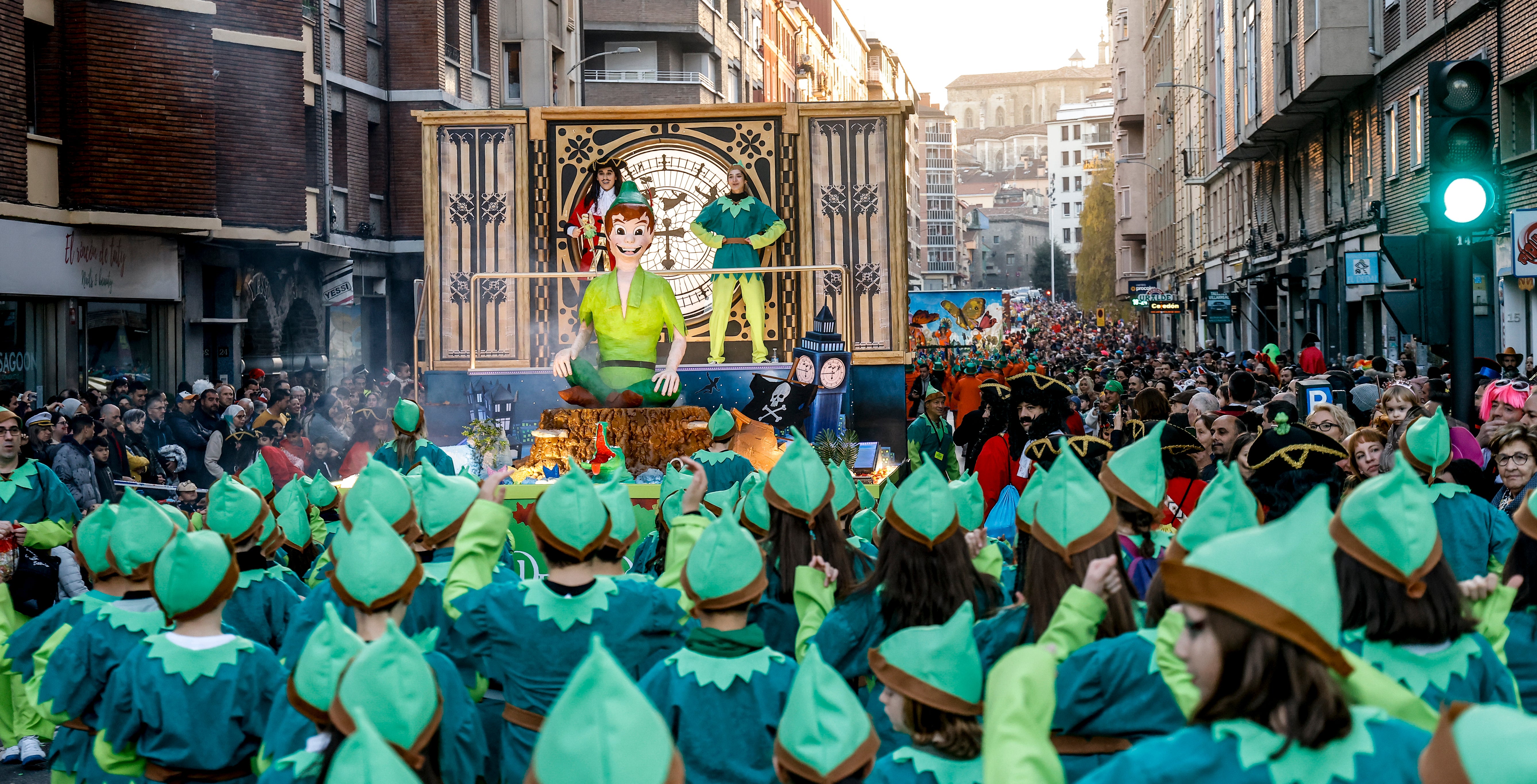 Vitoria se tiñe de Carnaval